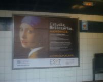 Publicidad de ESAT en Metro Valencia 18